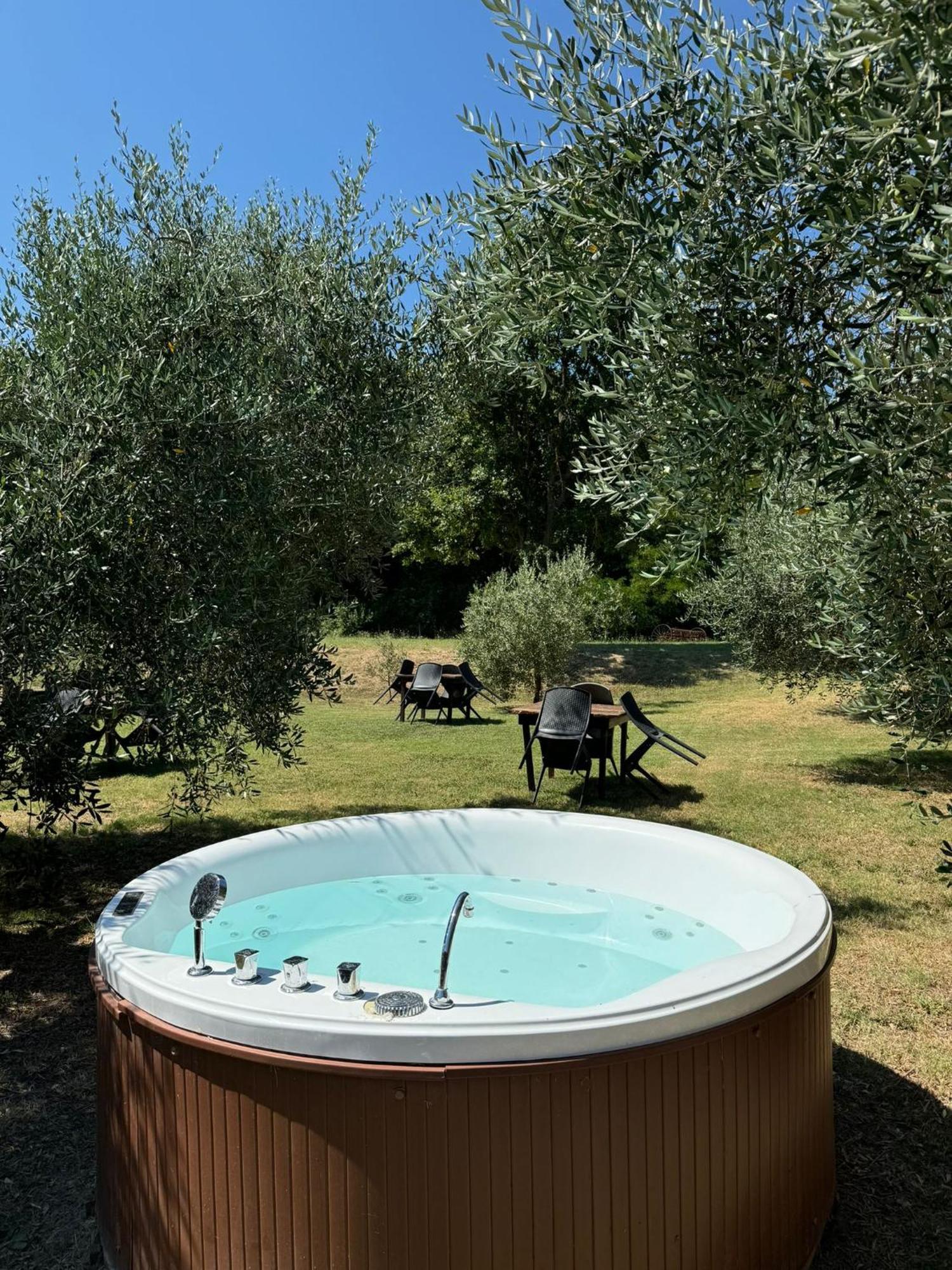 Agriturismo Diffuso Monte Oliveto Maggiore Chiusure Ngoại thất bức ảnh